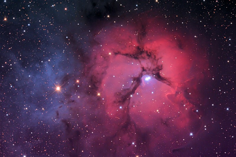 M20 (TRIFID NEBULA)