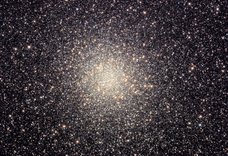 M22 (GLOBULAR CLUSTER)
