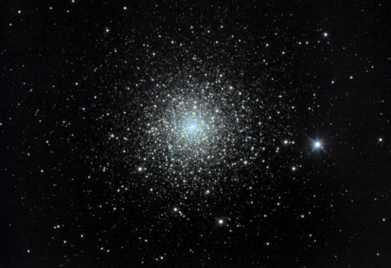 M30 (GLOBULAR CLUSTER)